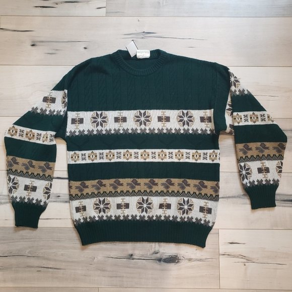 Northwest Territory Green and White Crewneck Sweater - Picture 2 of 12